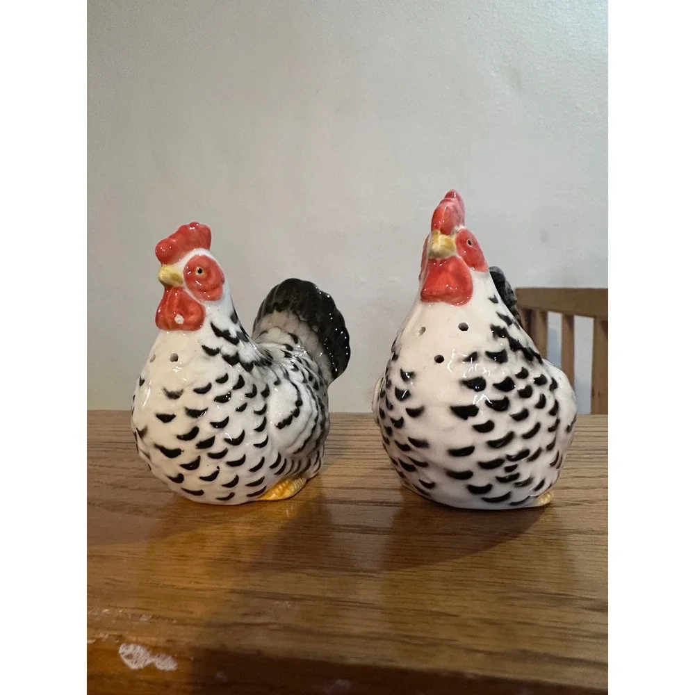 Vintage Ceramic Chicken Hen Salt and Pepper Shakers Set Black White Speckled